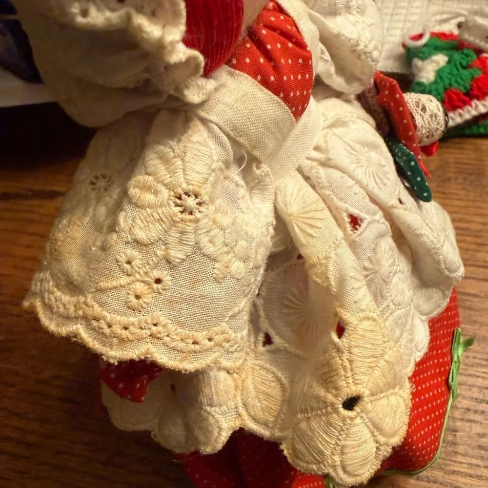 Vintage 1984 Apple Cheeks Lady Sally Spartan Holiday Christmas doll.